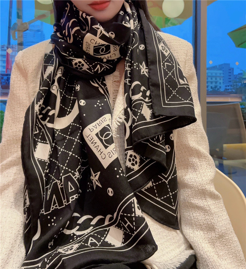 Ch**el chain logo long scarf