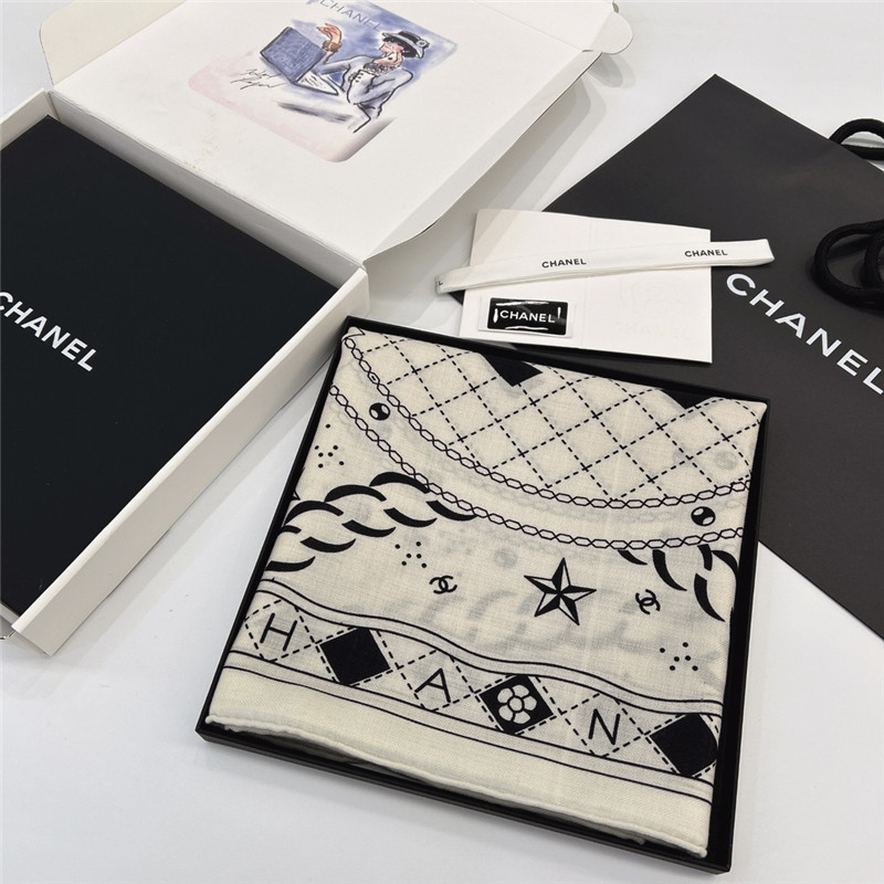 Ch**el chain logo long scarf