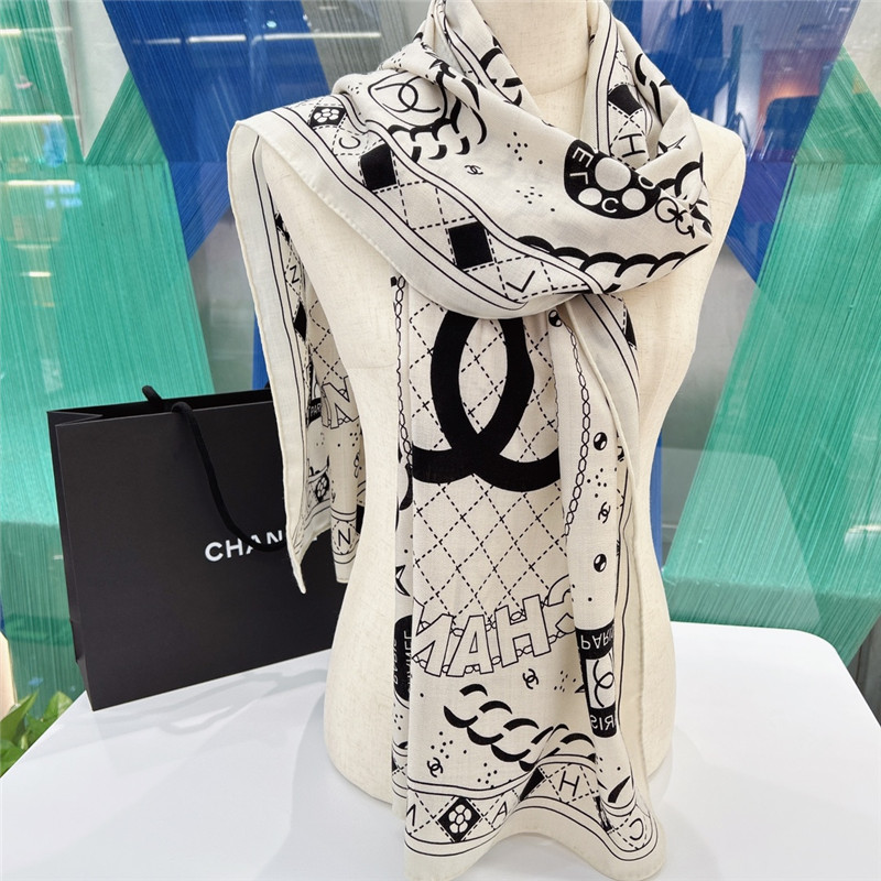 Ch**el chain logo long scarf