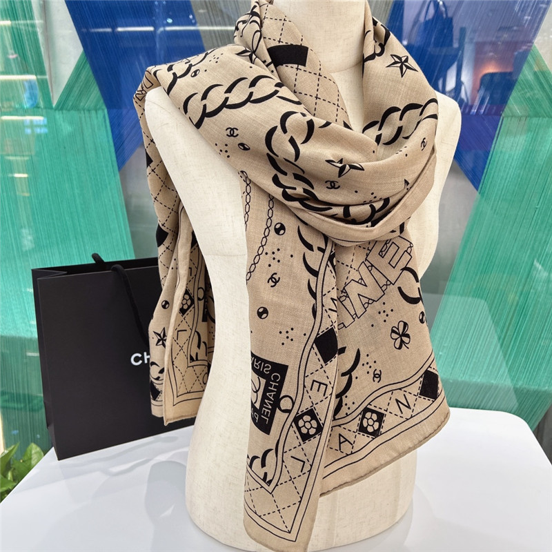 Ch**el chain logo long scarf