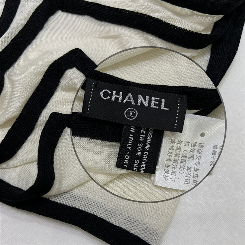 Ch**el velvet plain scarf