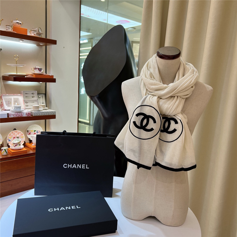 Ch**el velvet plain scarf