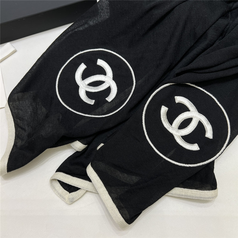 Ch**el velvet plain scarf