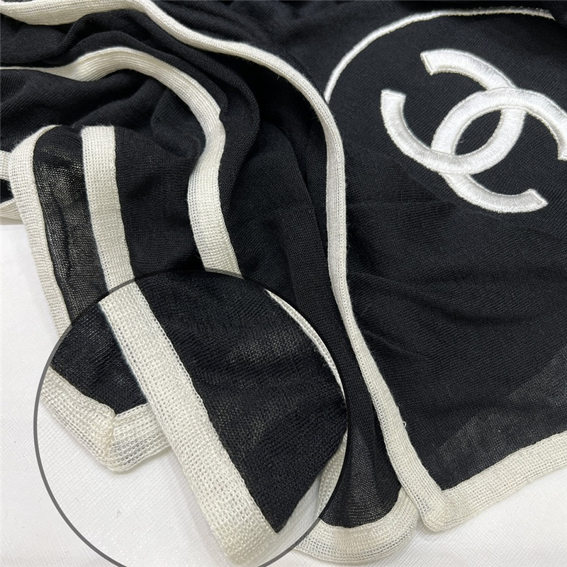 Ch**el velvet plain scarf