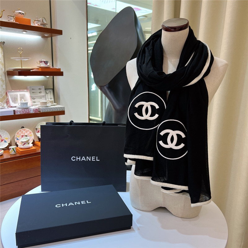 Ch**el velvet plain scarf