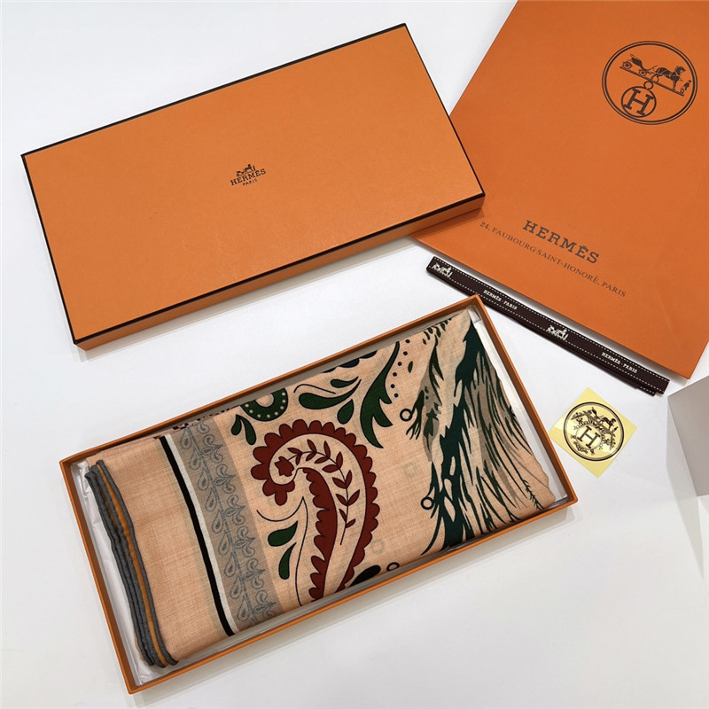 H**me5 double-sided silk scarf