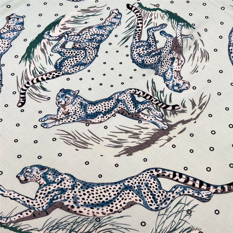 H**me5 double-sided silk scarf