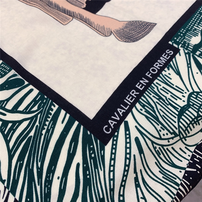 H**me5 double-sided same color square scarf