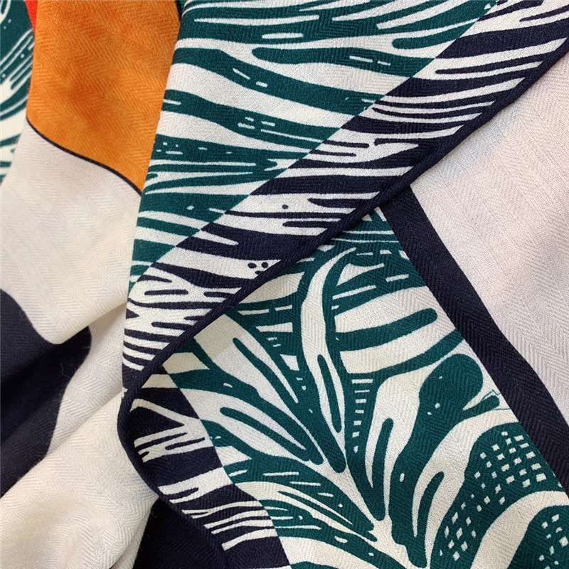 H**me5 double-sided same color square scarf