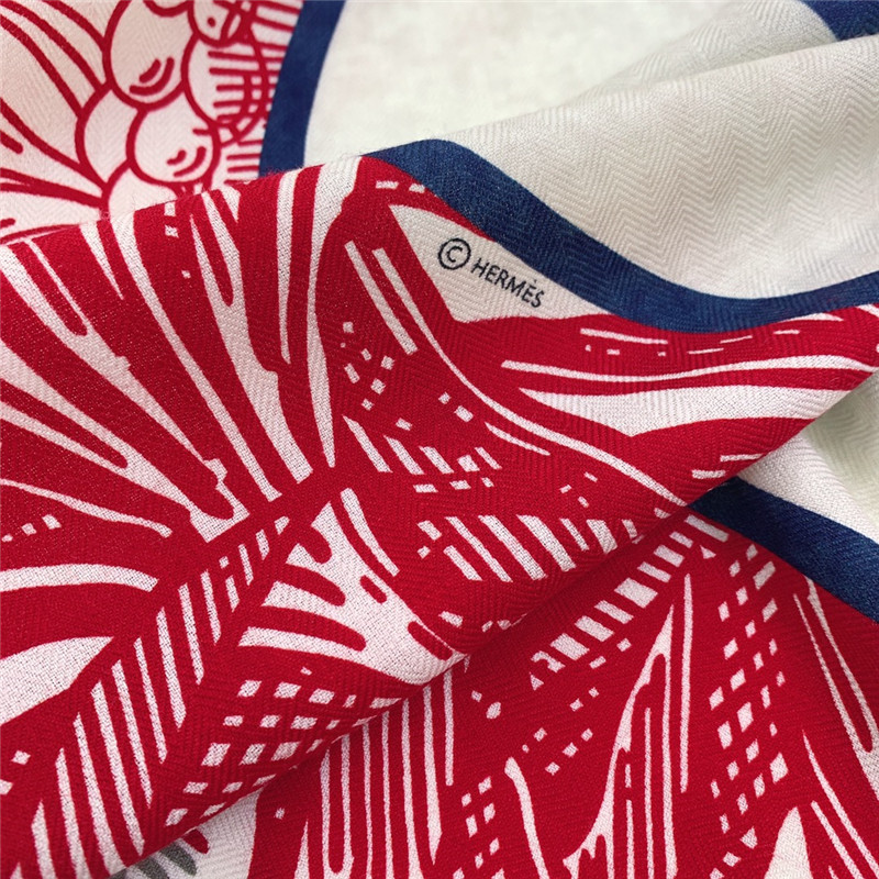 H**me5 double-sided same color square scarf