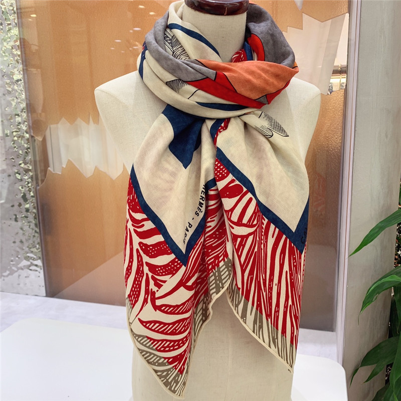 H**me5 double-sided same color square scarf