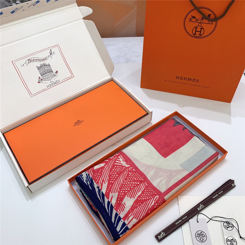 H**me5 double-sided same color square scarf