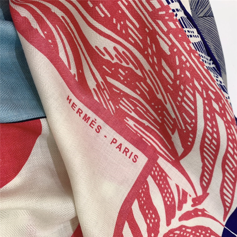 H**me5 double-sided same color square scarf