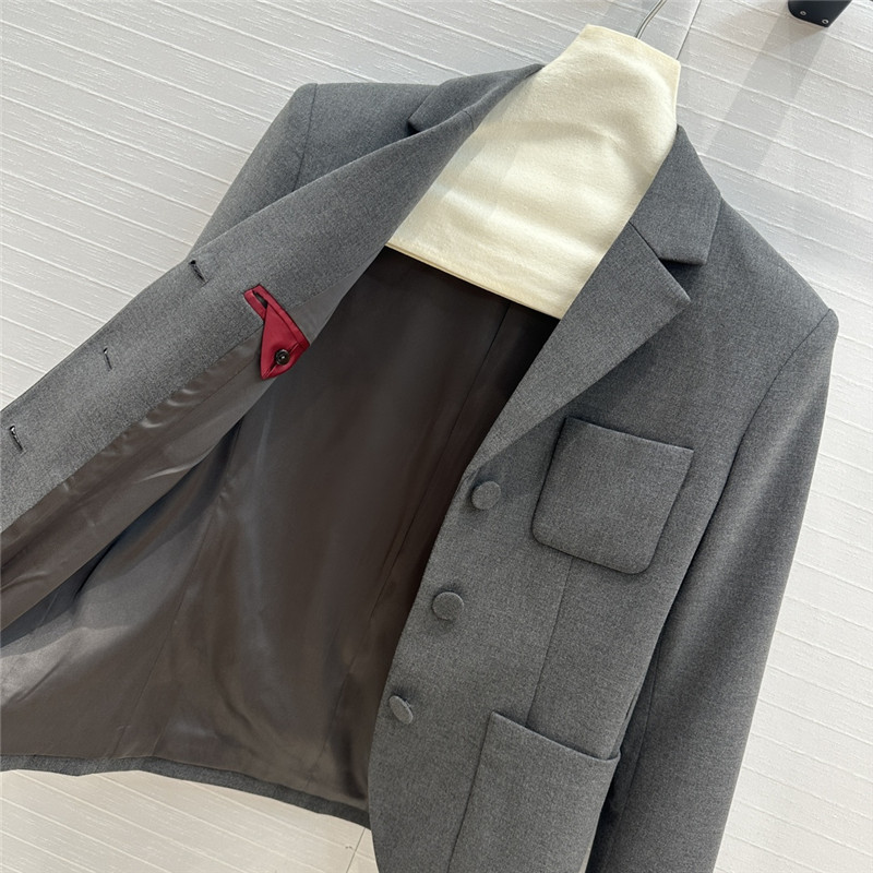 Gvc*1 grey short suit jacket