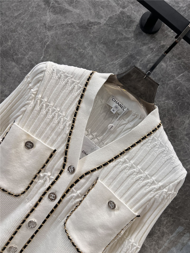Ch**el chain pocket ribbed cardigan white
