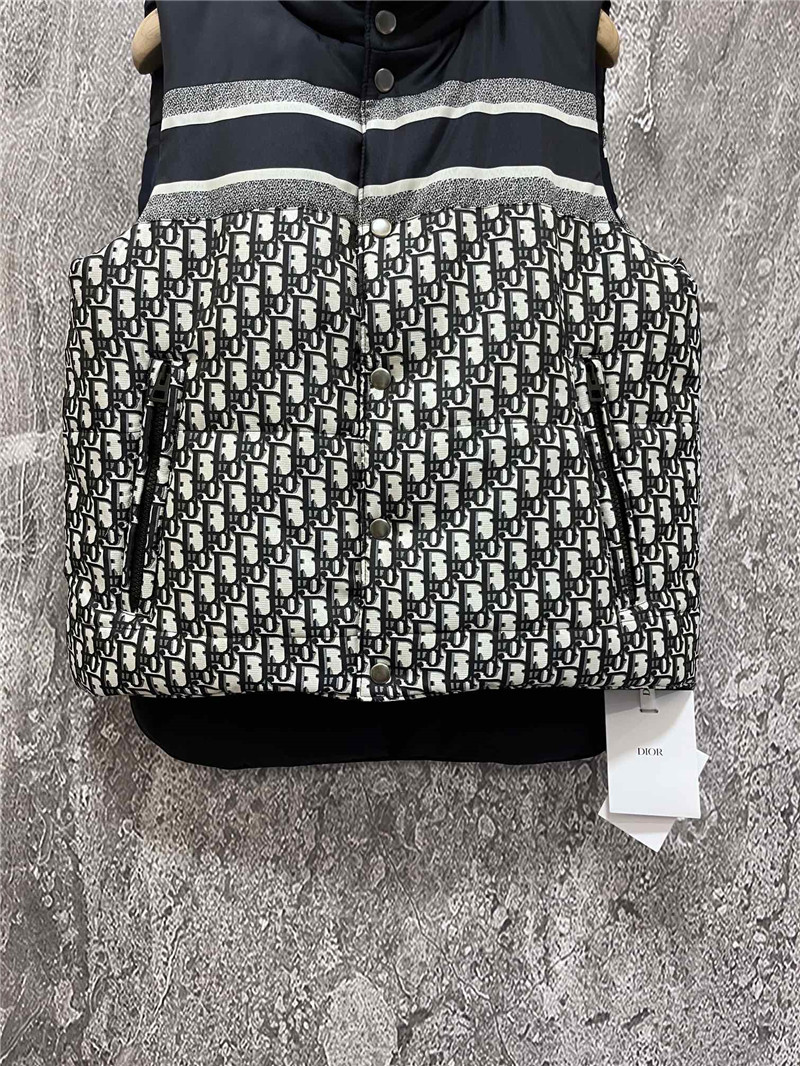 D10r two-way monogram vest