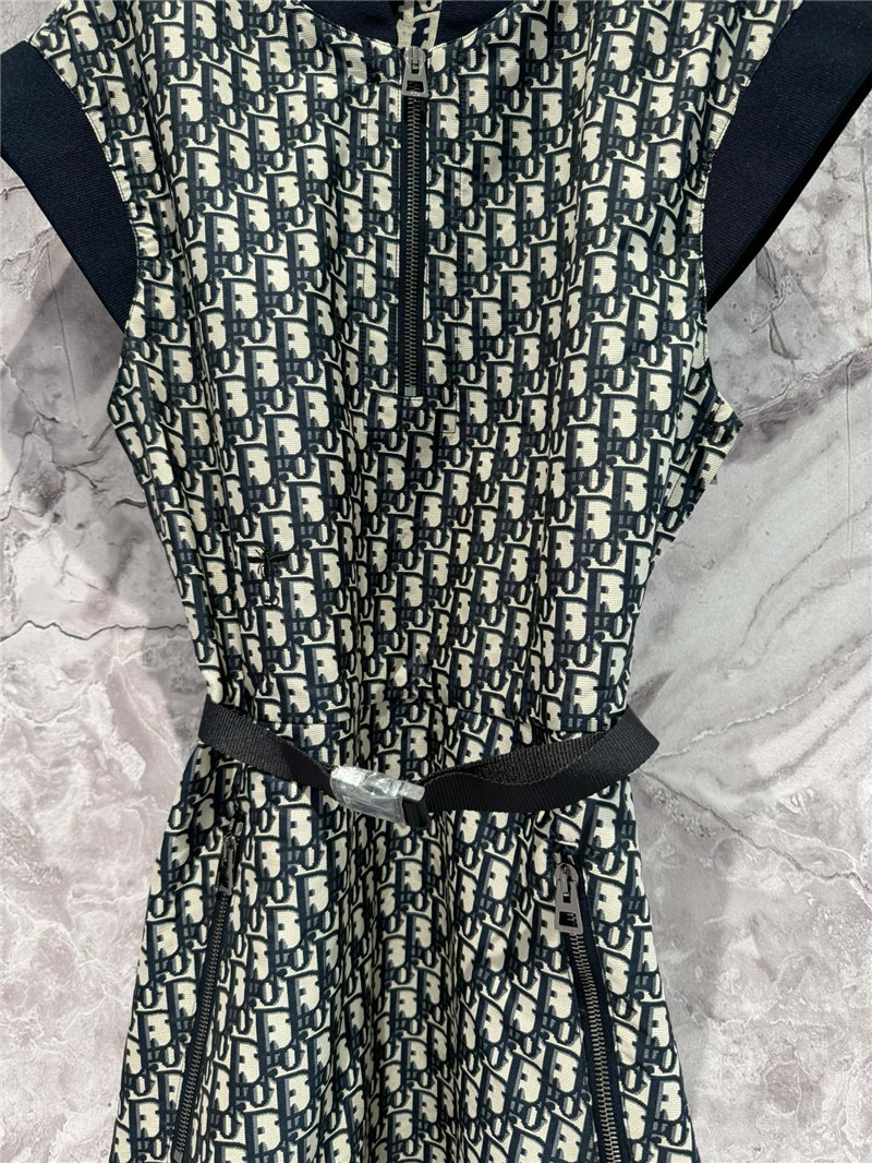 D10r old flower dress