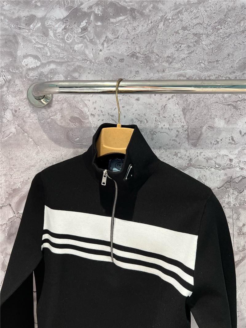 Pra*a cropped active half-zip sweatshirt black