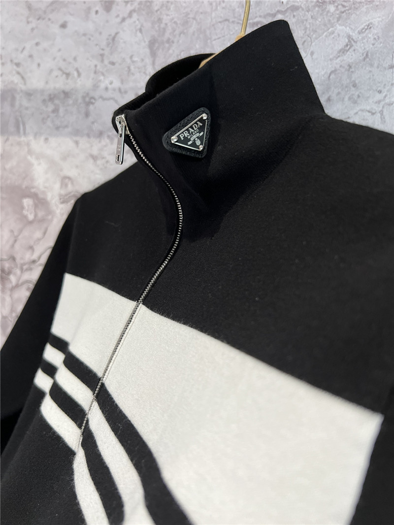 Pra*a cropped active half-zip sweatshirt black