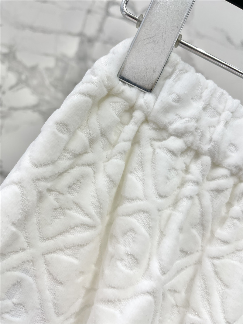 l0vis Vvtt0n lv casual pants