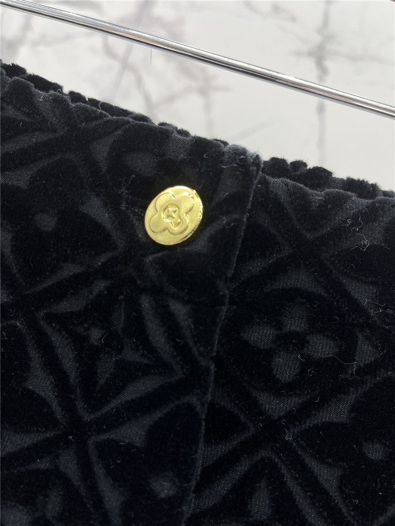 l0vis Vvtt0n lv casual pants