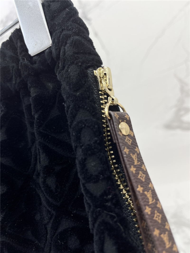 l0vis Vvtt0n lv casual pants