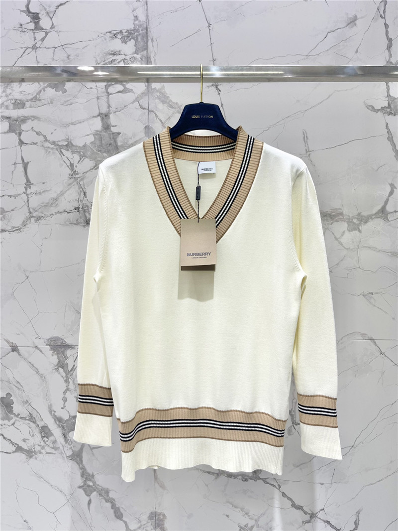 Bv*b*rry v-neck belt strap skirt rib sweater ivory