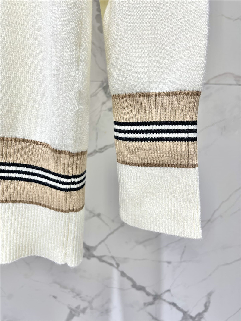 Bv*b*rry v-neck belt strap skirt rib sweater ivory