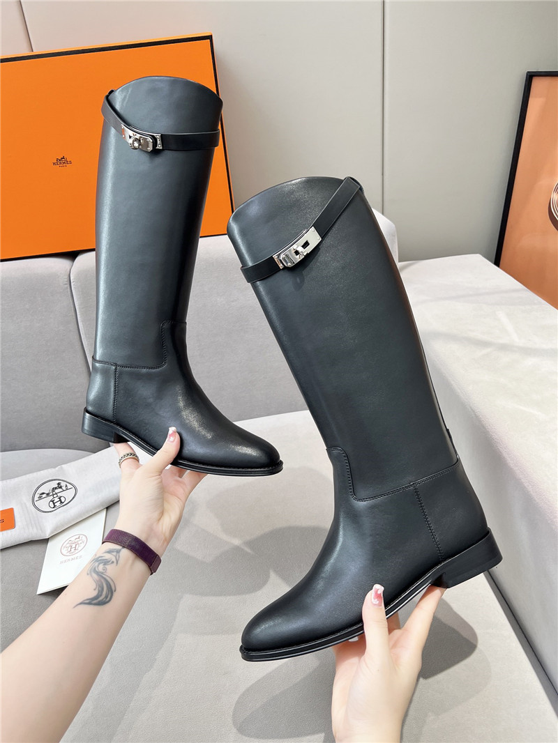 H**me5 jumping calfskin boot in black