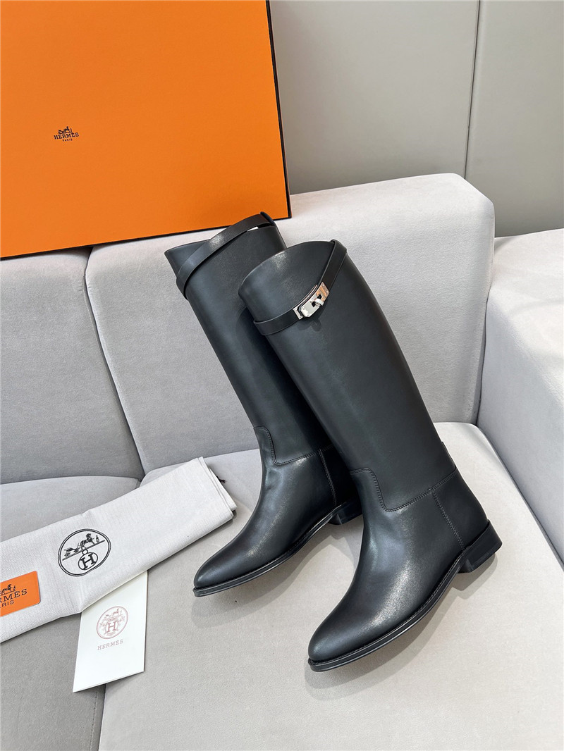 H**me5 jumping calfskin boot in black