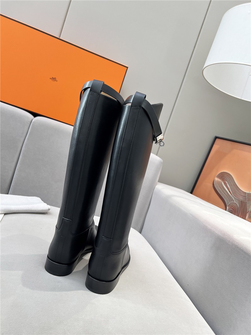 H**me5 jumping calfskin boot in black