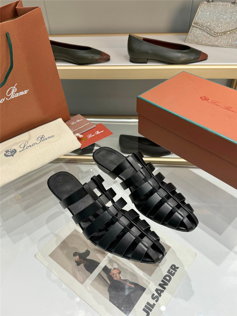 L0r0 P1ana braided strap sandals in black calfskin