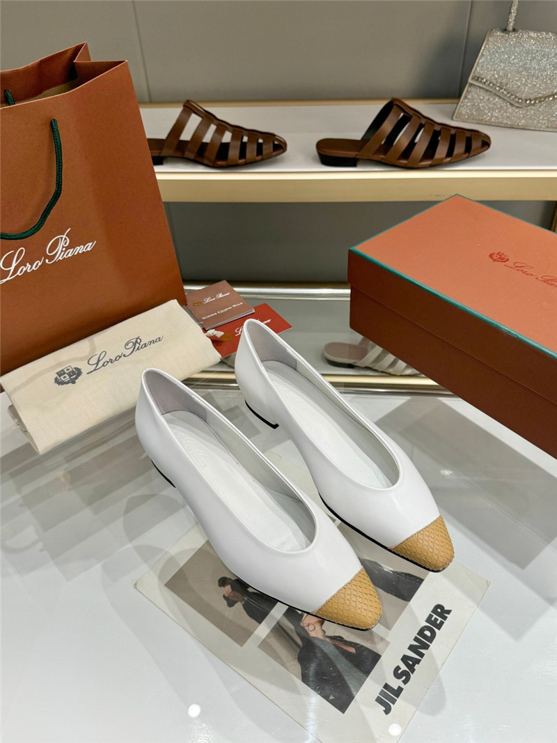 L0r0 P1ana rebecca ballet flats in nougat/milk calfskin