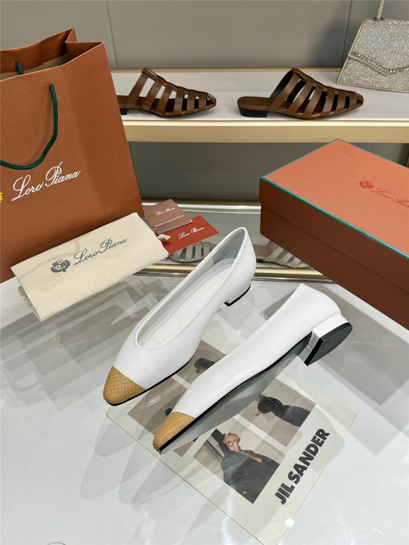 L0r0 P1ana rebecca ballet flats in nougat/milk calfskin