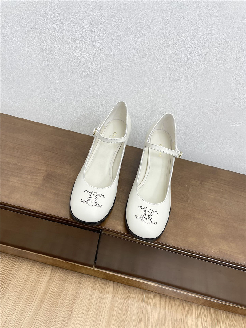 Ce1i*e lily crystal triomphe white leather pumps