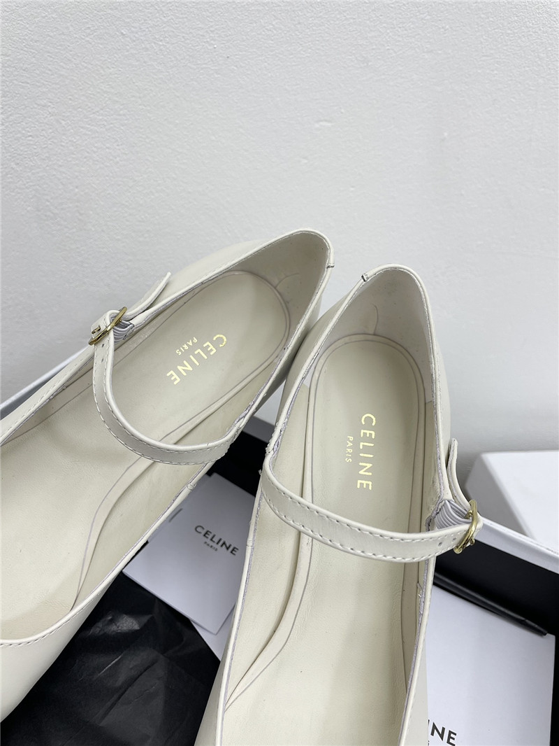 Ce1i*e lily crystal triomphe white leather pumps