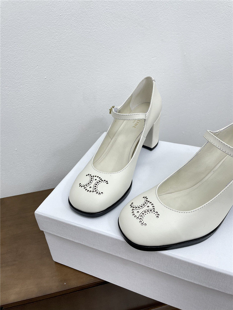 Ce1i*e lily crystal triomphe white leather pumps