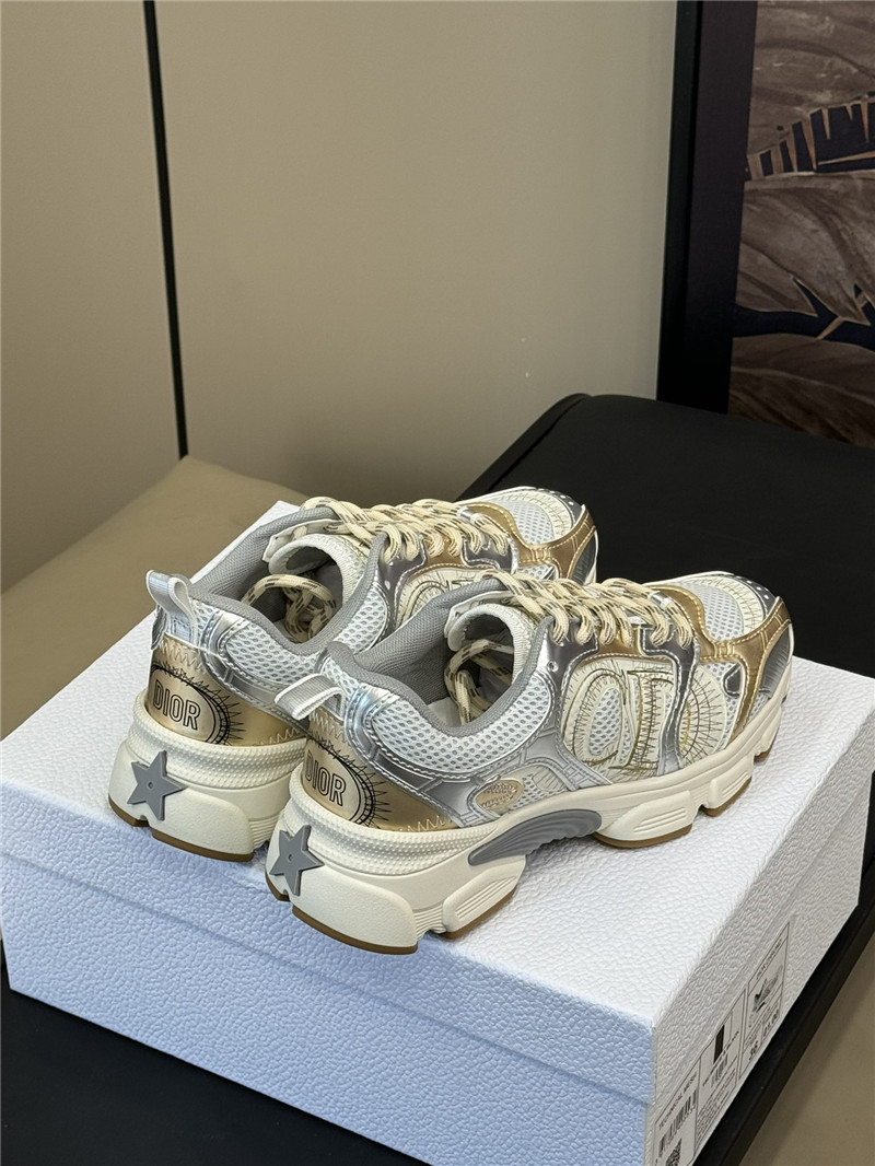 D10r vibe sneaker gold