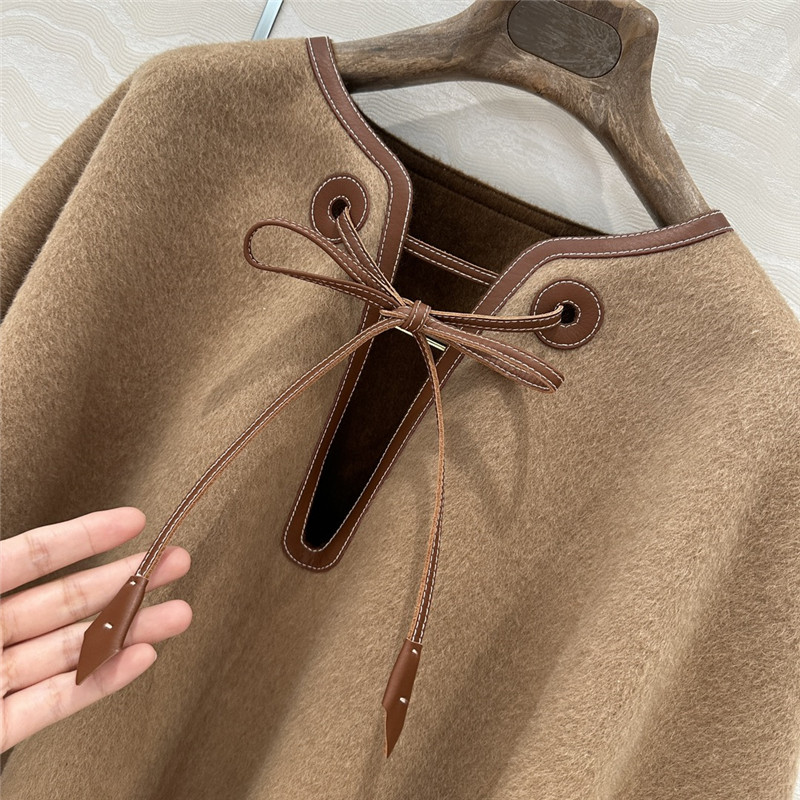 L0r0 P1ana cashmere cape