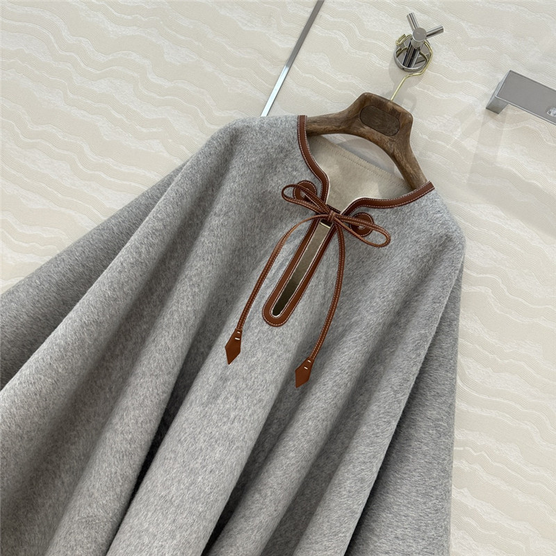 L0r0 P1ana cashmere cape