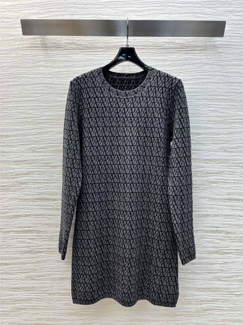 Va1e*ntin0 long sleeve knitted dress