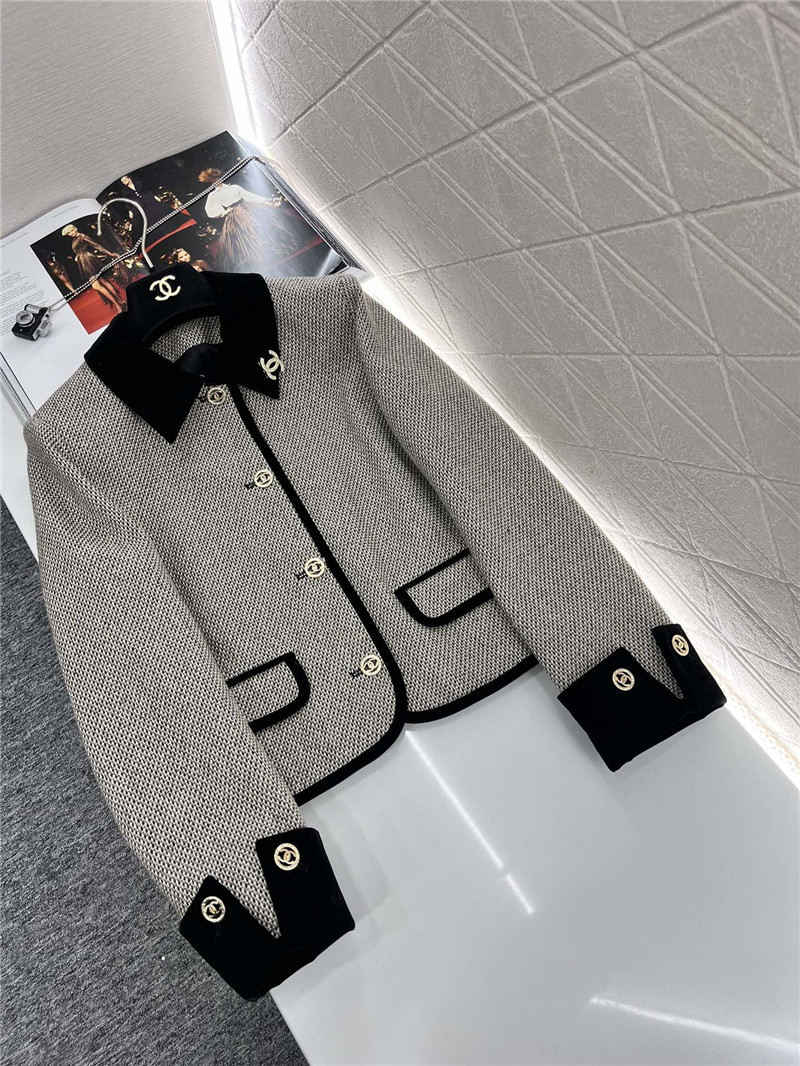 Ch**el wool brooch coat