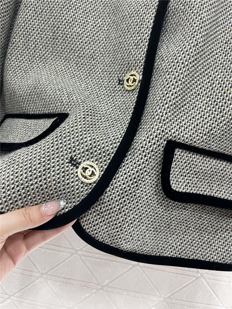 Ch**el wool brooch coat