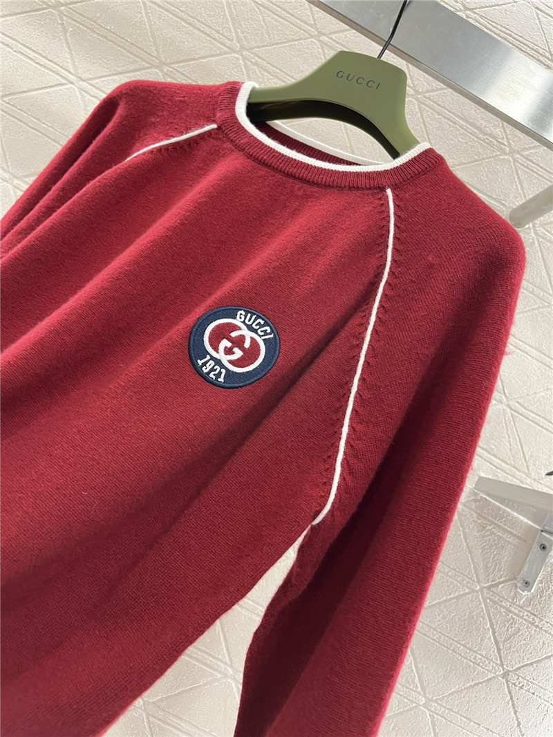 Gvc*1 burgundy wool sweater with interlocking g