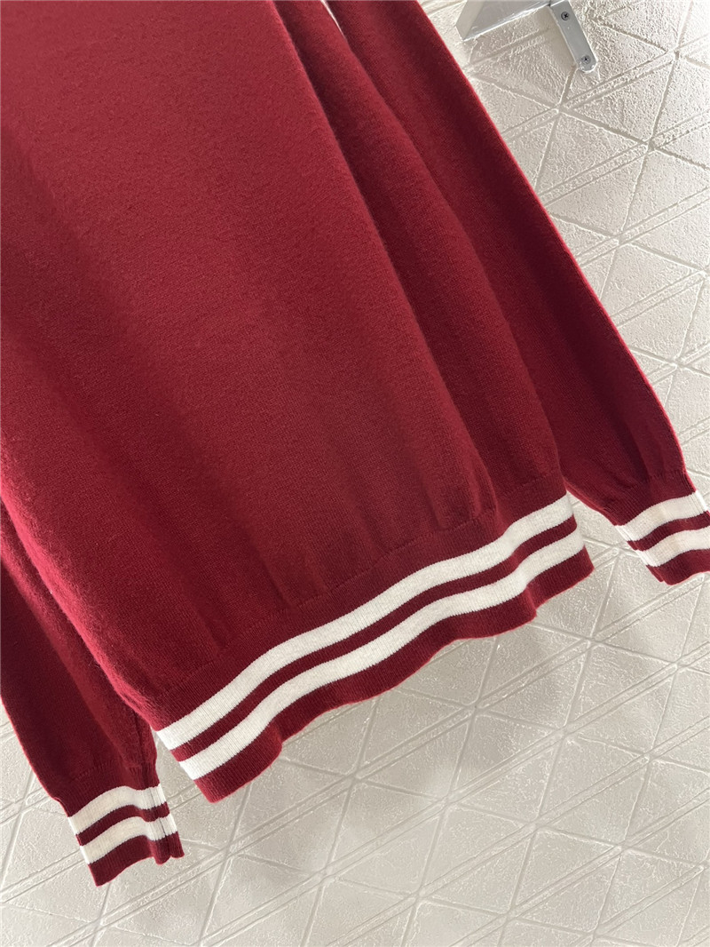 Gvc*1 burgundy wool sweater with interlocking g