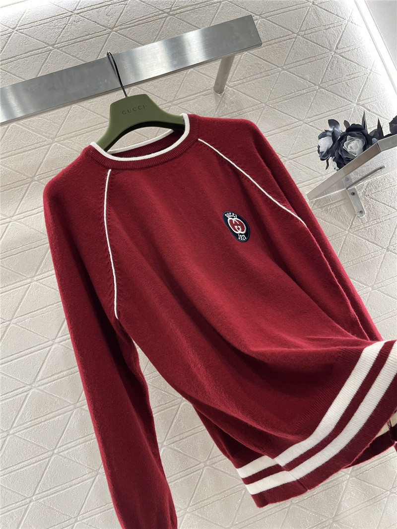 Gvc*1 burgundy wool sweater with interlocking g