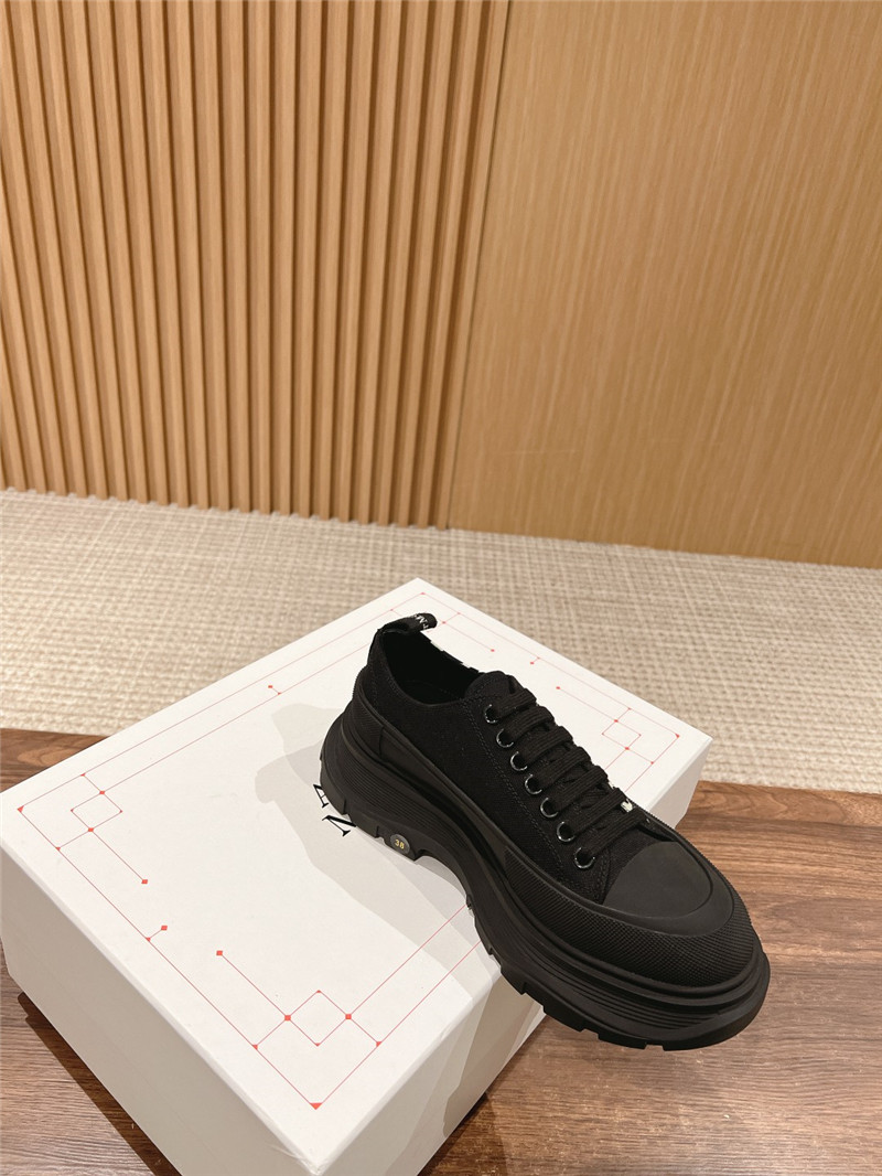 a1exa*der Mcqv*en tread slick canvas low top sneakers