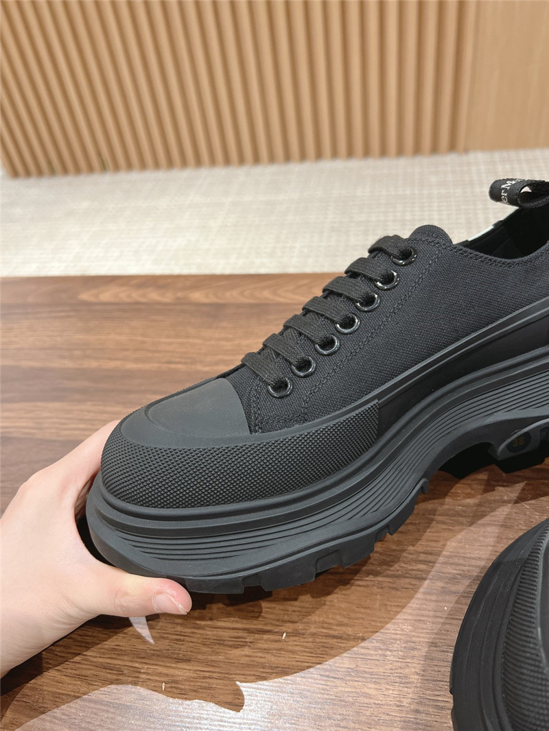 a1exa*der Mcqv*en tread slick canvas low top sneakers