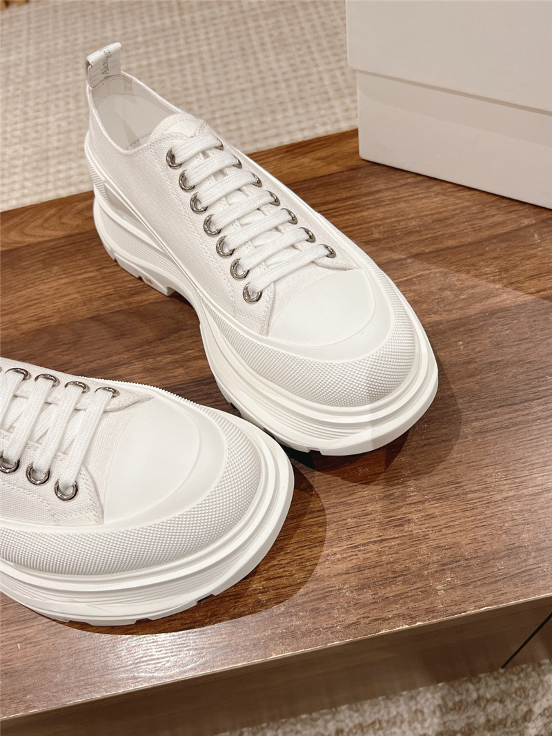 a1exa*der Mcqv*en white tread slick low top sneakers