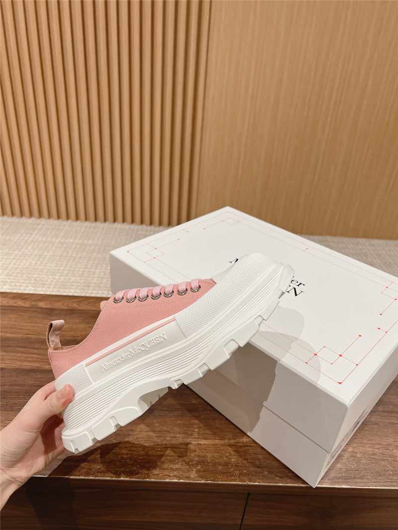 a1exa*der Mcqv*en women’s tread slick platform sneakers